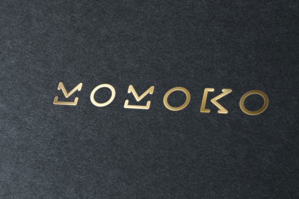 FLYP_DESIGN_N_MOTION_09-01-MOMOKO-logo-mockup