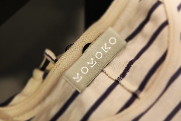 FLYP_DESIGN_N_MOTION_09-02-MOMOKO-logo-mockup